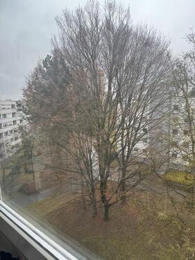Foto - Sehr helle, neu sanierte 2 Zimmer Wohnung mit Balkon.