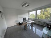 Foto - Tolles 3 Zimmer BüroKüche mit eigenem WC und Dusche wird neu vermietet.