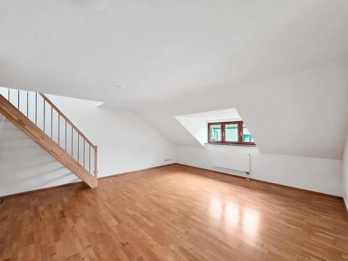 Foto - 3 Zimmer Dachgeschoßwohnung zur Miete in Neu-Anspach