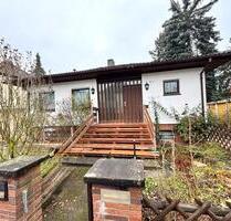 Bungalow mit Vollkeller, Garten und Garage in Berlin-Marienfelde