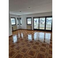 Schöne, gepflegte 3-Zimmer-Erdgeschosswohnung mit Einbauküche - Horhausen (Westerwald)