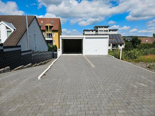 Foto - Neuwertige Betonfertig-Garage inkl. Stellplatz