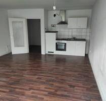 Helle 1 Zimmer Wohnung mit Balkon EBK und Badewanne - Hamburg Altona