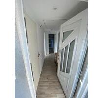 Dachgeschosswohnung - 670,00 EUR Kaltmiete, in Emden (PLZ: 26725) Tholenswehr