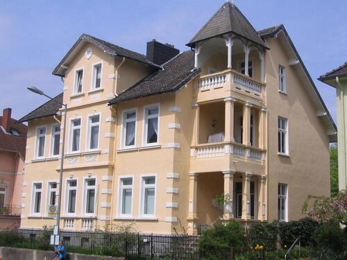 Foto - Helles Erker-Zimmer in zentraler 3er-WG – 17 qm, alles inklusive!