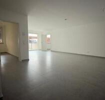 Große 2-Raumwohnung mit zusätzlichen Abstellräumen und Terrasse - Bernburg (Saale)