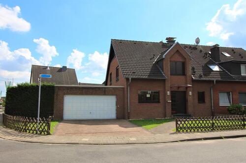 Foto - Einfamilienhaus mit Garten - 1.790,00 EUR Kaltmiete,