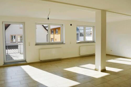 Foto - 4 - Zimmer Wohnung - 900,00&nbsp;EUR Kaltmiete, ca.&nbsp; 139,00&nbsp;m&sup2;