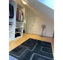 ab 01.02. Vollständig renovierte 2,5-Zimmer-DG-Wohnung Fasanerie - München Feldmoching-Hasenbergl