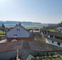 Wohnen mit Weitblick – modernisierte 3-Zimmer-Wohnung mit Balkon - Uettingen