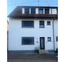 Wohnhaus in ruhiger Lage - 500.000,00&nbsp;EUR Kaufpreis, ca.&nbsp; 163,00&nbsp;m&sup2; in Göppingen (PLZ: 73037) Bruckwasen