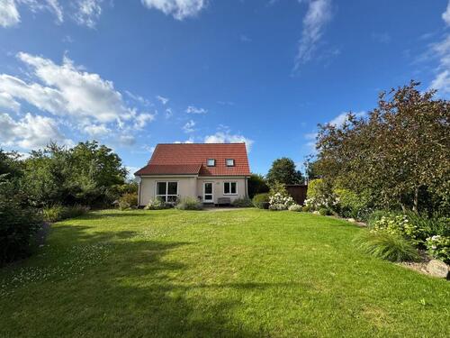 Foto - Gemütliches Haus mit Blick in die Natur