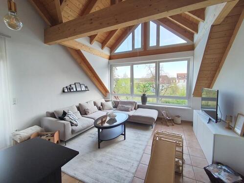 Foto - Wohnen mit Wow-Effekt: Großzügige 4Z Maisonette mit offener Küche, Sichtbalken und 2 Balkonen