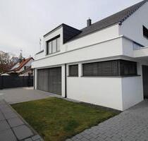 Modernes Einfamilienhaus- auch für zwei Familien ideal. - Sindelfingen Sindelfingen (Stadt)