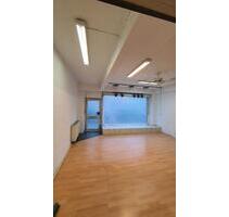 Laden zu vermieten - 950,00 EUR Kaltmiete, ca.  45,00 m² in Essen (PLZ: 45141) Stadtbezirk VI