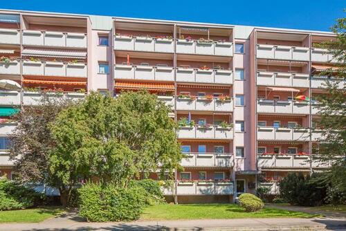 Foto - Wir sanieren für Sie: 2-Zimmerwohnung mit Balkon im 1.Obergeschoß!