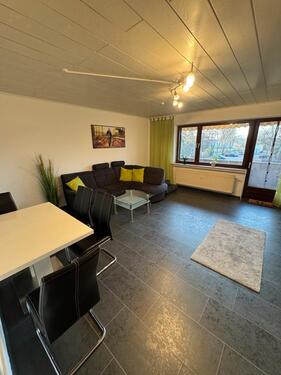 Foto - Möblierte 3-Zimmer-Wohnung mit Balkon & Carport in guter Lage