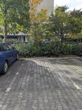 Foto - PKW-Stellplatz OEZ Moosach, Schranke, 70 €Monat