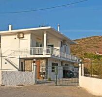 Zweistöckigen Haus mit Terrasse, Garten, Brunnen in Karystos - Glattbach
