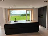 Foto - Modernes Familienhaus mit 5 Schlafzimmern, Designer-Küche und ...
