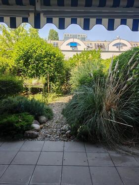 Foto - Möblierte Gartenwohnung mit detailverliebtem Gartenjuwel – zentral, ruhig & sofort bezugsfrei!