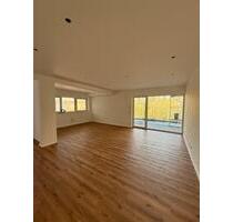 Erstbezug nach Kernsanierung - moderne 2ZKB mit Balkon + Carport - Saarlouis