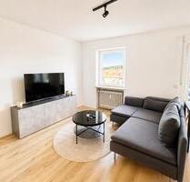 Stilvolle, kernsanierte und möblierte 1-Zimmer-Wohnung mit Balkon - Stein