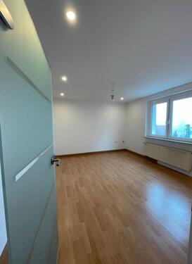 Foto - Vermiete 3 Raum Wohnung, frisch renoviert.