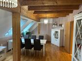 Foto - Charmante 85 m2 DG-Wohnung mit Empore & EBK - ab 01.06.