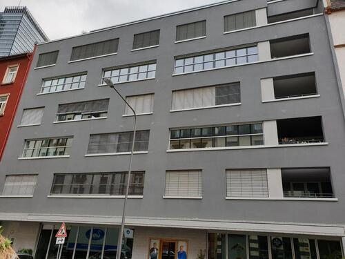 Foto - Zentrale 3-Zimmer-Wohnung mit Skylineblick & Designausstattung