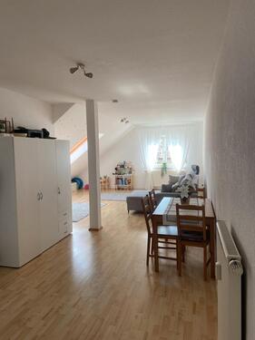 Foto - Helle 2-Zimmer-DG Wohnung mit Einbauküche in Münster (Hessen)