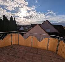 Schöne renovierte Wohnung mit Balkon, viel Stauraum und 2 Stellplätzen - Feuchtwangen