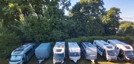 Foto - sicherer Stellplatz Wohnwagen kameraüberw. eingez. privat 247