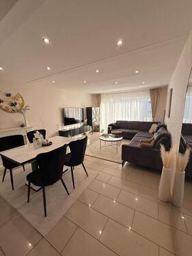 Foto - Stilvoll modernisierte 3-Zimmer-Wohnung mit Balkon, Stellplatz &