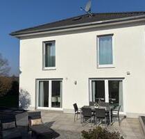 Exklusive Massiv-Stadtvilla (KfW 70, Energie A) Provisionsfrei - Weingarten (Baden)