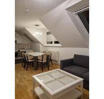 Möblierte 3-Zimmer-Dachgeschosswohnung - Berlin Tempelhof-Schöneberg