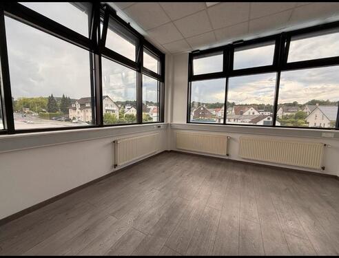 Foto - Büro 100qm klimatisiert - 850,00&nbsp;EUR Kaltmiete, ca.&nbsp; 8,50&nbsp;m&sup2;