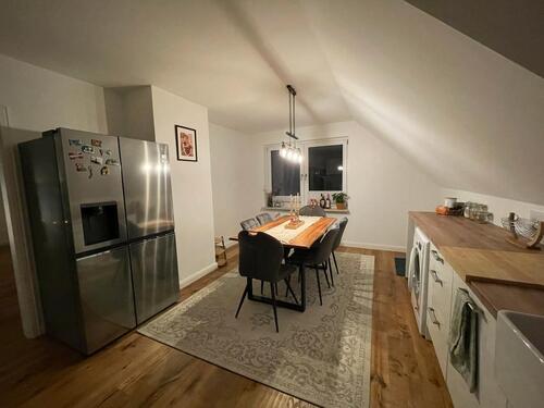 Foto - Moderne Dachgeschosswohnung (110 m²), EFH mitten im Grünen