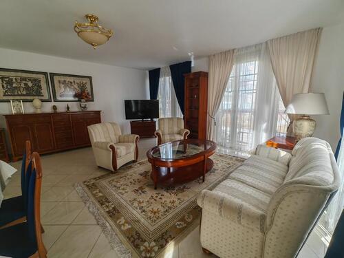 Foto - Sofort verfügbare, vollmöblierte 3-Zimmer-Wohnung mit Tiefgarage