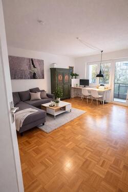 Foto - 4 Zimmer Wohnung mit Balkon - 1.790,00&nbsp;EUR Kaltmiete, ca.&nbsp; 83,00&nbsp;m&sup2;