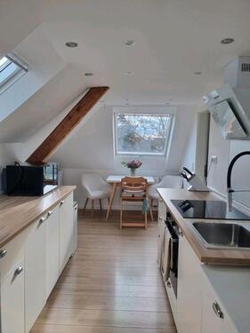 Foto - Helle & gemütliche 2,5-Zimmer-DG-Wohnung