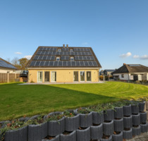 Kernsaniert: Moderne DHH mit Terrasse & Glasfaser, nahe Schleswig - Nübel