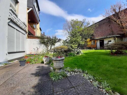 Foto - Gewerbefläche direkt am Busbahnhof - 2 Zimmer und Gartennutzung