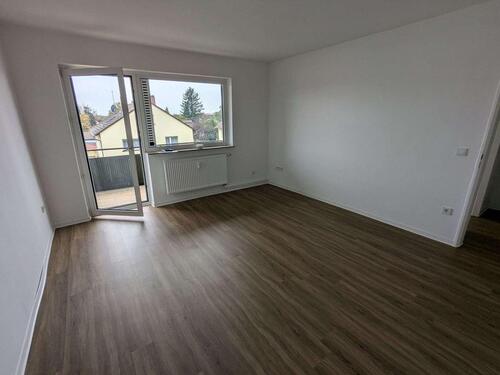 Foto - Neu renovierte 2-Zimmer Wohnung mit Balkon inkl. Stellplätzen