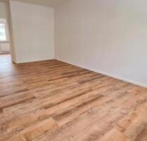 Kernsanierte 2 Raumwohnung inkl Küche + Stellplatz in Schmölln