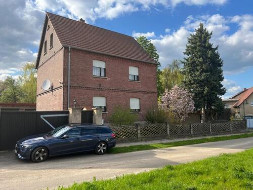 Foto - Solides Massivhaus auf 1.000 m² Grund – 3 Garagen & Nebengebäude