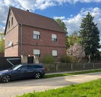 Solides Massivhaus auf 1.000 m² Grund – 3 Garagen & Nebengebäude - Lützen
