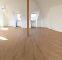 Sonnendurchflutete renovierte 3,5 ZKB Dachwohnung mit Bergblick - Buchloe