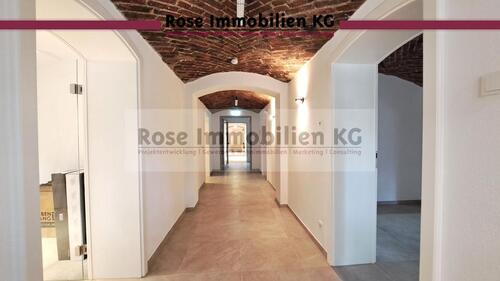 Foto - ROSE IMMOBILIEN KG: Erstbezug mit besonderem Charme und repräsentativer Außenwirkung!