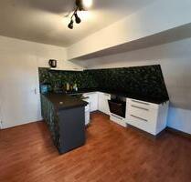 4 Zimmer Wohnung, Wohnküche, Bad - Marktrodach